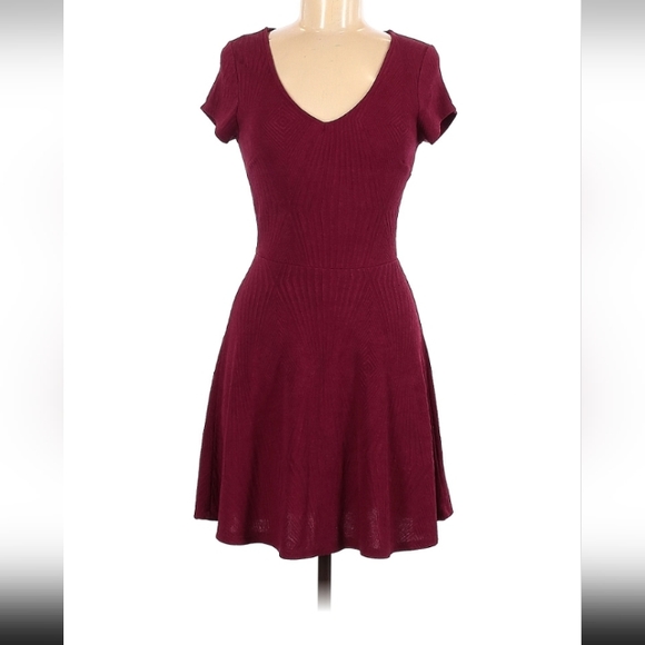 Dress - Picture 7 of 7